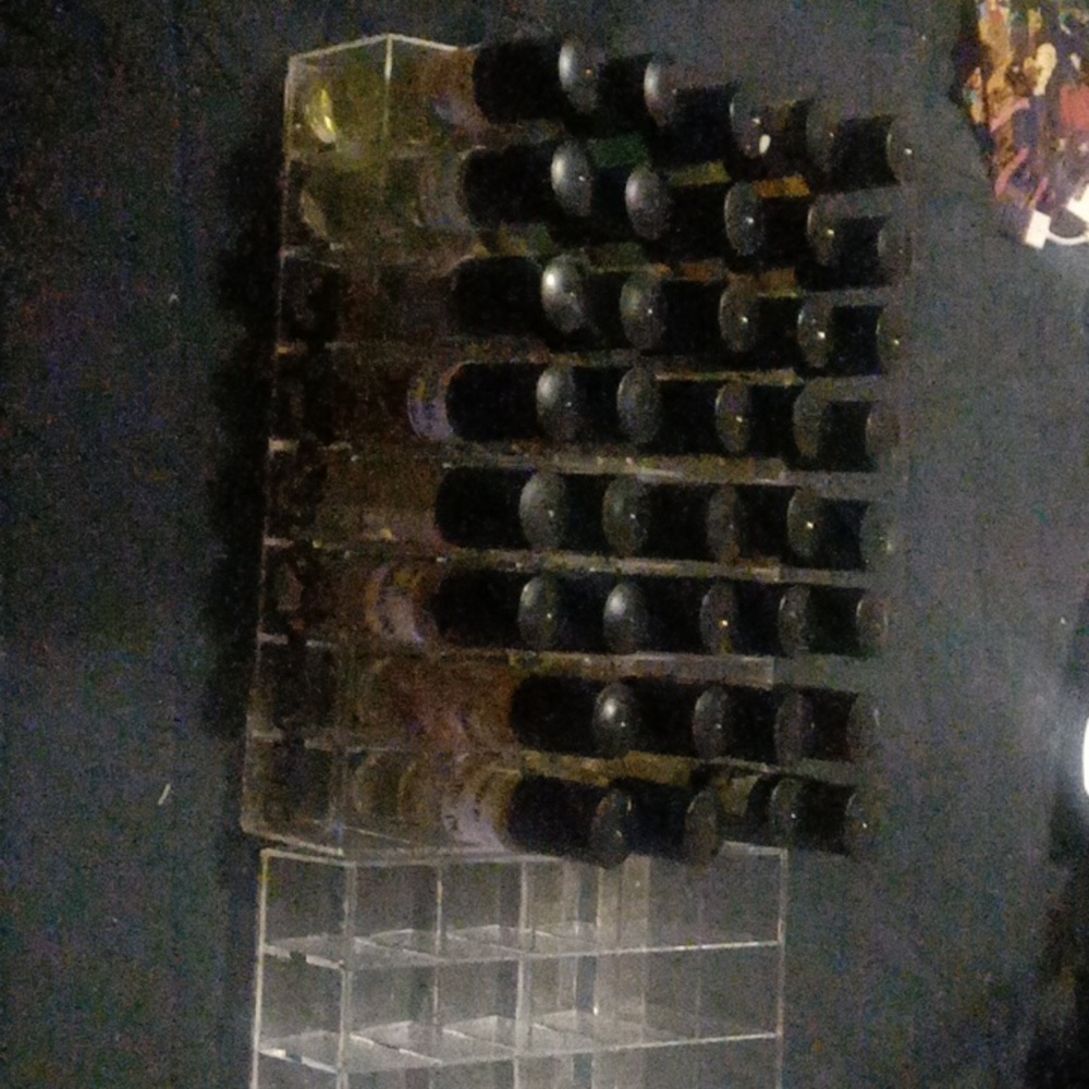 I am selling body oils for females
